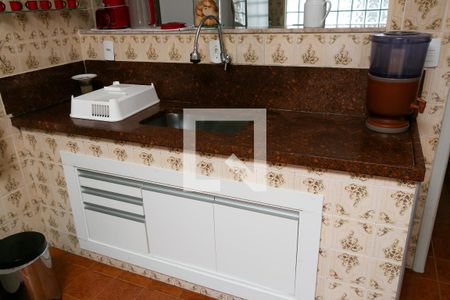 Casa à venda com 167m², 3 quartos e 3 vagas Casa à venda com 167m², 3 quartos e 3 vagasCozinha
