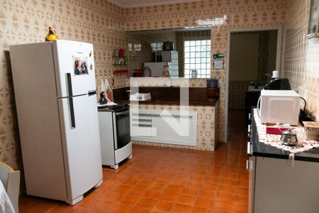 Casa à venda com 167m², 3 quartos e 3 vagas Casa à venda com 167m², 3 quartos e 3 vagasCozinha