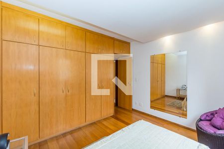 Apartamento à venda com 340m², 4 quartos e 4 vagas Apartamento à venda com 340m², 4 quartos e 4 vagasQuarto 2