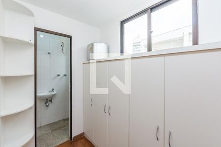 Apartamento à venda com 340m², 4 quartos e 4 vagas Apartamento à venda com 340m², 4 quartos e 4 vagasQuarto de Serviço