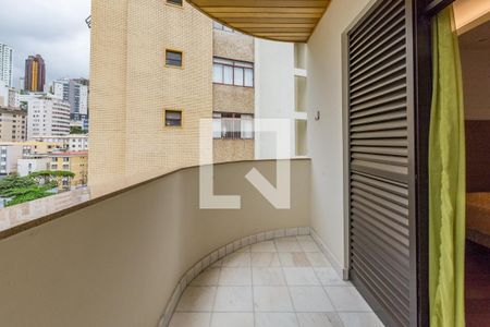 Apartamento à venda com 340m², 4 quartos e 4 vagas Apartamento à venda com 340m², 4 quartos e 4 vagasVaranda da Suíte 1