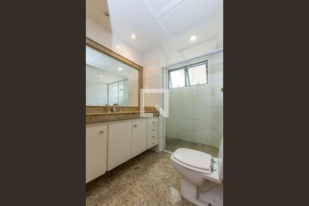 Apartamento à venda com 340m², 4 quartos e 4 vagas Apartamento à venda com 340m², 4 quartos e 4 vagasBanheiro Social