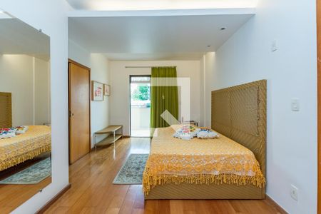 Apartamento à venda com 340m², 4 quartos e 4 vagas Apartamento à venda com 340m², 4 quartos e 4 vagasSuíte 1