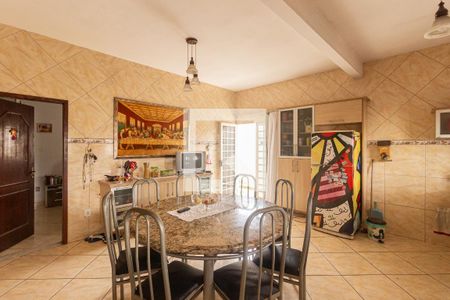 Casa para alugar com 256m², 2 quartos e 4 vagas Casa para alugar com 256m², 2 quartos e 4 vagasCozinha