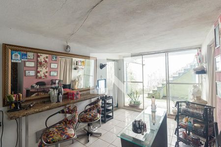 Casa para alugar com 256m², 2 quartos e 4 vagas Casa para alugar com 256m², 2 quartos e 4 vagasSalão