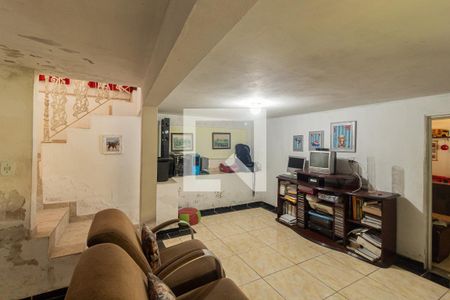 Casa para alugar com 256m², 2 quartos e 4 vagas Casa para alugar com 256m², 2 quartos e 4 vagasSaleta