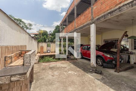 Casa para alugar com 256m², 2 quartos e 4 vagas Casa para alugar com 256m², 2 quartos e 4 vagasQuintal