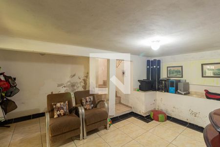 Casa para alugar com 256m², 2 quartos e 4 vagas Casa para alugar com 256m², 2 quartos e 4 vagasSaleta