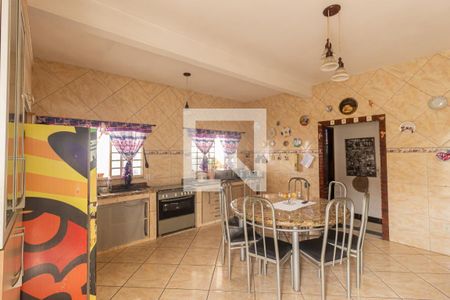 Casa para alugar com 256m², 2 quartos e 4 vagas Casa para alugar com 256m², 2 quartos e 4 vagasCozinha