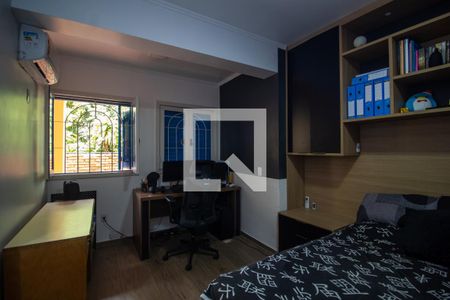 Casa à venda com 580m², 4 quartos e 5 vagas Casa à venda com 580m², 4 quartos e 5 vagasQuarto 4