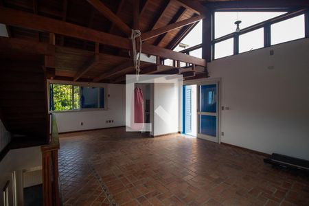 Casa à venda com 580m², 4 quartos e 5 vagas Casa à venda com 580m², 4 quartos e 5 vagasÁrea comum