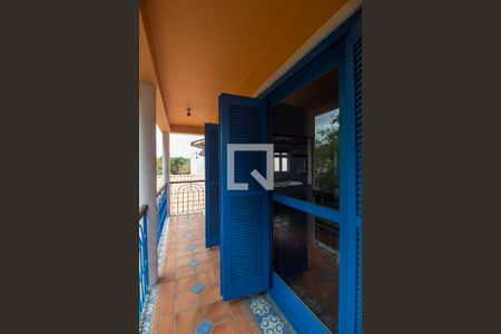 Casa à venda com 580m², 4 quartos e 5 vagas Casa à venda com 580m², 4 quartos e 5 vagasvaranda