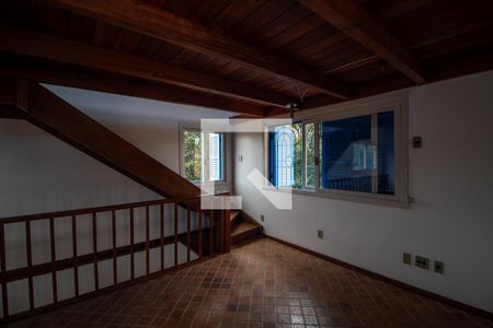 Casa à venda com 580m², 4 quartos e 5 vagas Casa à venda com 580m², 4 quartos e 5 vagasÁrea comum