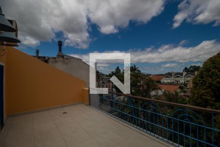 Casa à venda com 580m², 4 quartos e 5 vagas Casa à venda com 580m², 4 quartos e 5 vagasVista