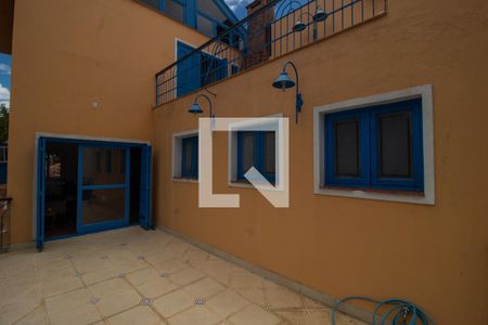 Casa à venda com 580m², 4 quartos e 5 vagas Casa à venda com 580m², 4 quartos e 5 vagasvaranda