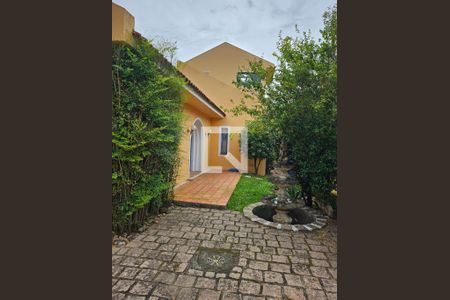 Casa à venda com 580m², 4 quartos e 5 vagas Casa à venda com 580m², 4 quartos e 5 vagasJardim