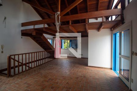 Casa à venda com 580m², 4 quartos e 5 vagas Casa à venda com 580m², 4 quartos e 5 vagasÁrea comum