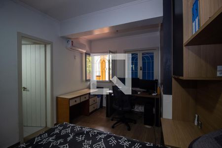 Casa à venda com 580m², 4 quartos e 5 vagas Casa à venda com 580m², 4 quartos e 5 vagasQuarto 4