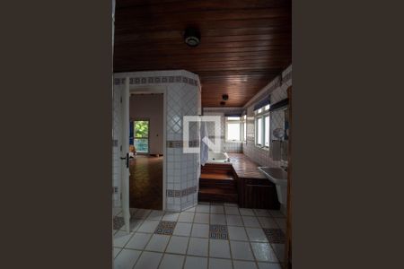 Casa à venda com 580m², 4 quartos e 5 vagas Casa à venda com 580m², 4 quartos e 5 vagasBanheiro