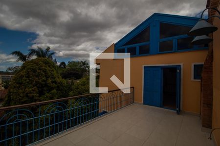 Casa à venda com 580m², 4 quartos e 5 vagas Casa à venda com 580m², 4 quartos e 5 vagasÁrea Externa