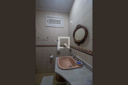 Casa à venda com 580m², 4 quartos e 5 vagas Casa à venda com 580m², 4 quartos e 5 vagasBanheiro 2