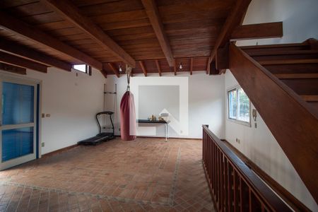 Casa à venda com 580m², 4 quartos e 5 vagas Casa à venda com 580m², 4 quartos e 5 vagasÁrea comum