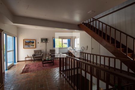 Casa à venda com 580m², 4 quartos e 5 vagas Casa à venda com 580m², 4 quartos e 5 vagasEscritório