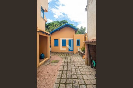 Casa à venda com 580m², 4 quartos e 5 vagas Casa à venda com 580m², 4 quartos e 5 vagasÁrea Externa