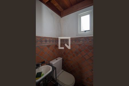 Casa à venda com 580m², 4 quartos e 5 vagas Casa à venda com 580m², 4 quartos e 5 vagasBanheiro