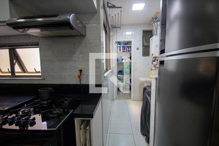 Apartamento à venda com 97m², 2 quartos e 2 vagasCozinha e Área de Serviço
