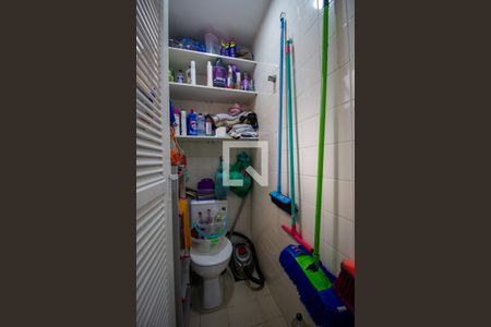 Apartamento à venda com 97m², 2 quartos e 2 vagasBanheiro de Serviço