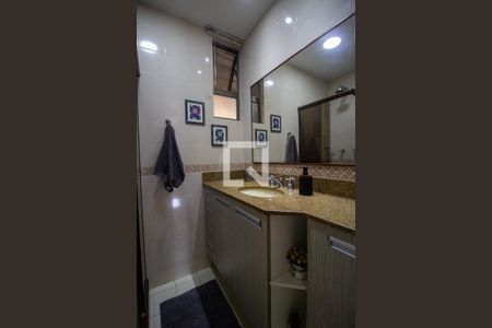 Apartamento à venda com 97m², 2 quartos e 2 vagasBanheiro Social