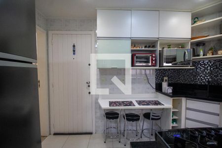 Apartamento à venda com 97m², 2 quartos e 2 vagasCozinha e Área de Serviço