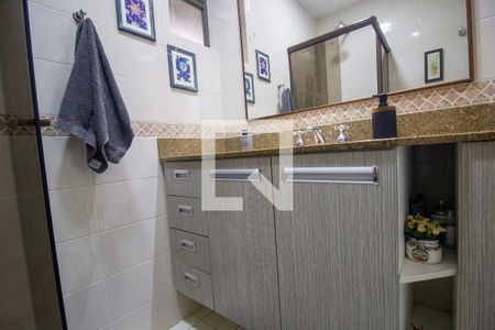 Apartamento à venda com 97m², 2 quartos e 2 vagasBanheiro Social