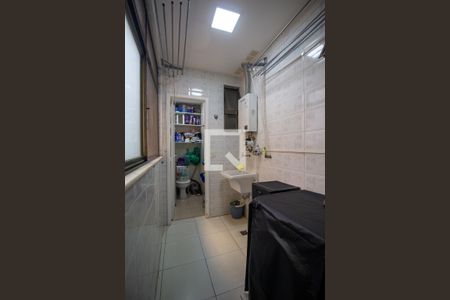 Apartamento à venda com 97m², 2 quartos e 2 vagasCozinha e Área de Serviço