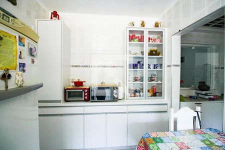 Casa à venda com 300m², 2 quartos e 2 vagas Casa à venda com 300m², 2 quartos e 2 vagasCozinha