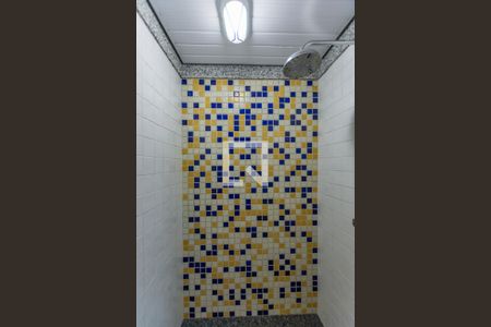 Apartamento à venda com 78m², 1 quarto e 1 vagaDucha