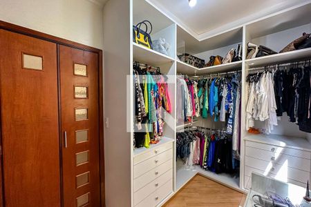 Casa à venda com 171m², 3 quartos e 2 vagas Casa à venda com 171m², 3 quartos e 2 vagasCloset