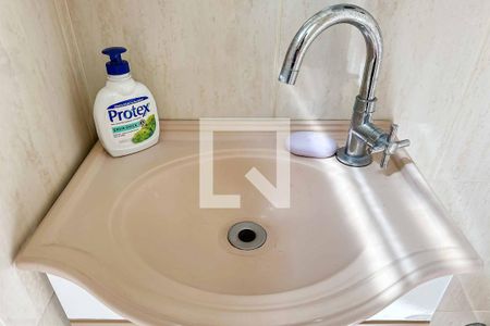 Casa à venda com 171m², 3 quartos e 2 vagas Casa à venda com 171m², 3 quartos e 2 vagasBanheiro 4