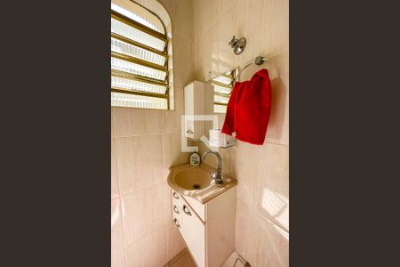 Casa à venda com 171m², 3 quartos e 2 vagas Casa à venda com 171m², 3 quartos e 2 vagasBanheiro 4