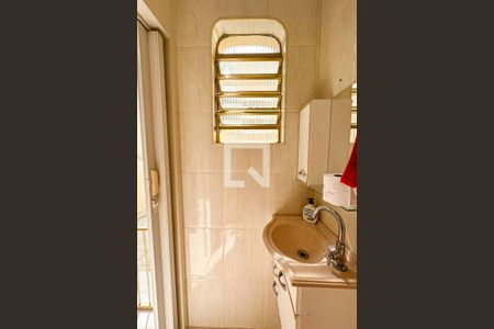 Casa à venda com 171m², 3 quartos e 2 vagas Casa à venda com 171m², 3 quartos e 2 vagasBanheiro 4