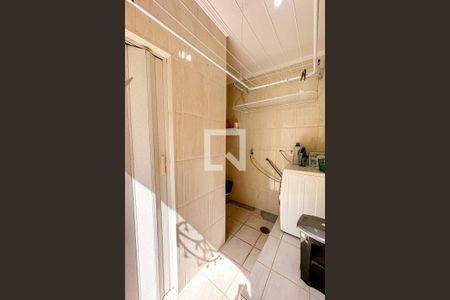 Casa à venda com 171m², 3 quartos e 2 vagas Casa à venda com 171m², 3 quartos e 2 vagasÁrea de Serviço