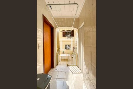 Casa à venda com 171m², 3 quartos e 2 vagas Casa à venda com 171m², 3 quartos e 2 vagasÁrea de Serviço