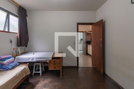 Casa à venda com 641m², 5 quartos e 10 vagas Casa à venda com 641m², 5 quartos e 10 vagasQuarto de Serviço 1