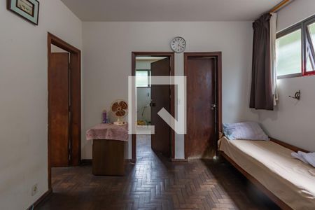 Casa à venda com 641m², 5 quartos e 10 vagas Casa à venda com 641m², 5 quartos e 10 vagasQuarto de Serviço 1