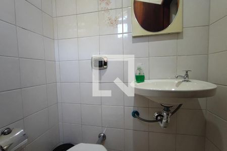 Casa para alugar com 299m², 4 quartos e 6 vagasBanheiro Social