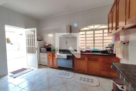 Casa para alugar com 299m², 4 quartos e 6 vagasCozinha