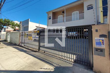 Casa para alugar com 299m², 4 quartos e 6 vagasPLACA INSTALADA NA FACHADA