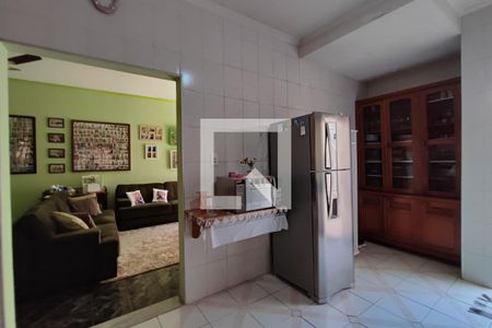 Casa para alugar com 299m², 4 quartos e 6 vagasCozinha