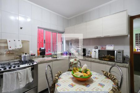 Casa à venda com 240m², 5 quartos e 2 vagas Casa à venda com 240m², 5 quartos e 2 vagasCozinha